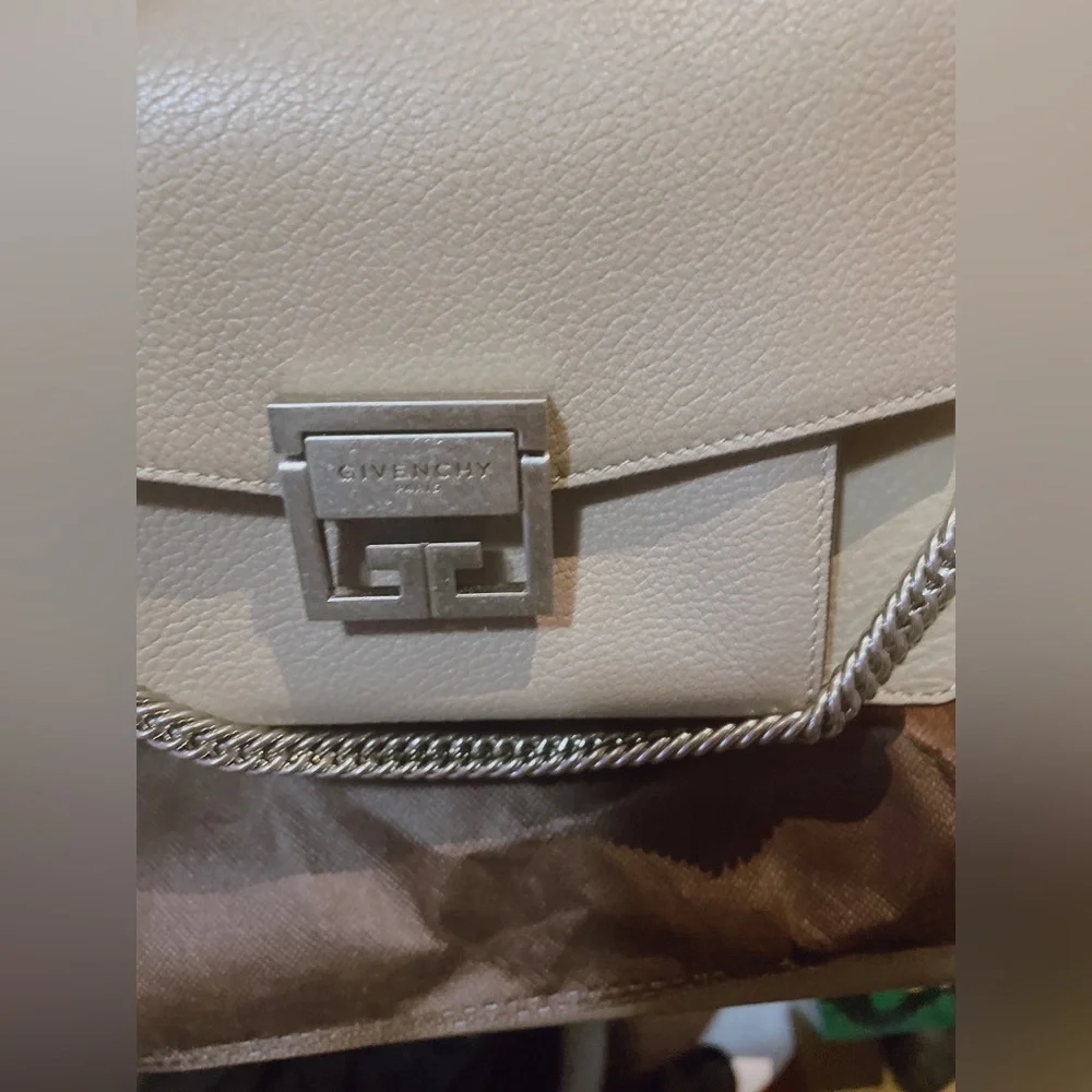 Sold - Picture 3 of 9